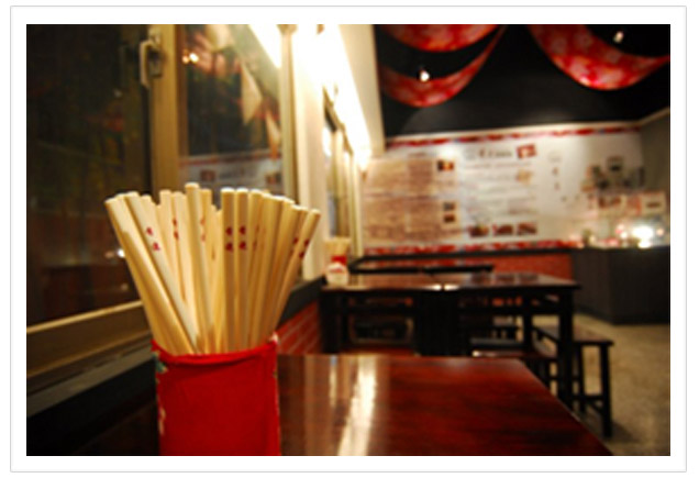 覓食輔導店家:香連鐵板料理店內一景。